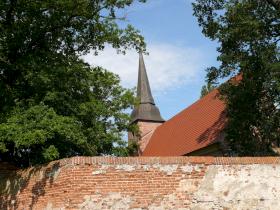Backsteinkirche aus dem 14. Jahrhundert