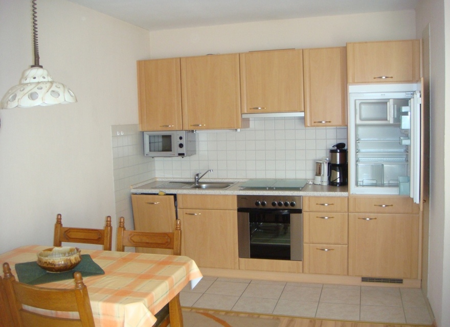 Küchenzeile/Eßplatz