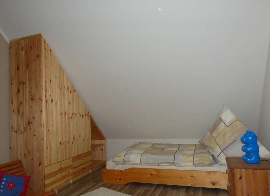 Schlafzimmer OG. u. Einzelb.