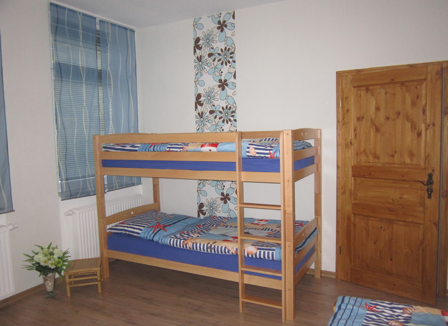 und mit Etagenbett...