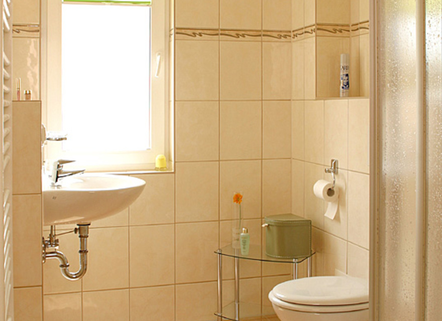 Bad mit Dusche/WC