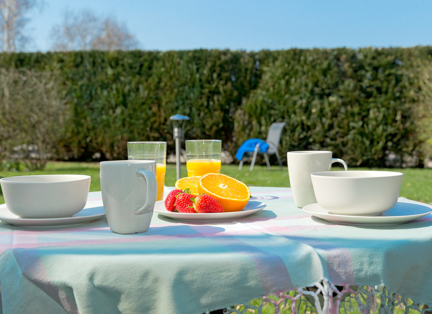 Terrasse mit Gartenmöbel