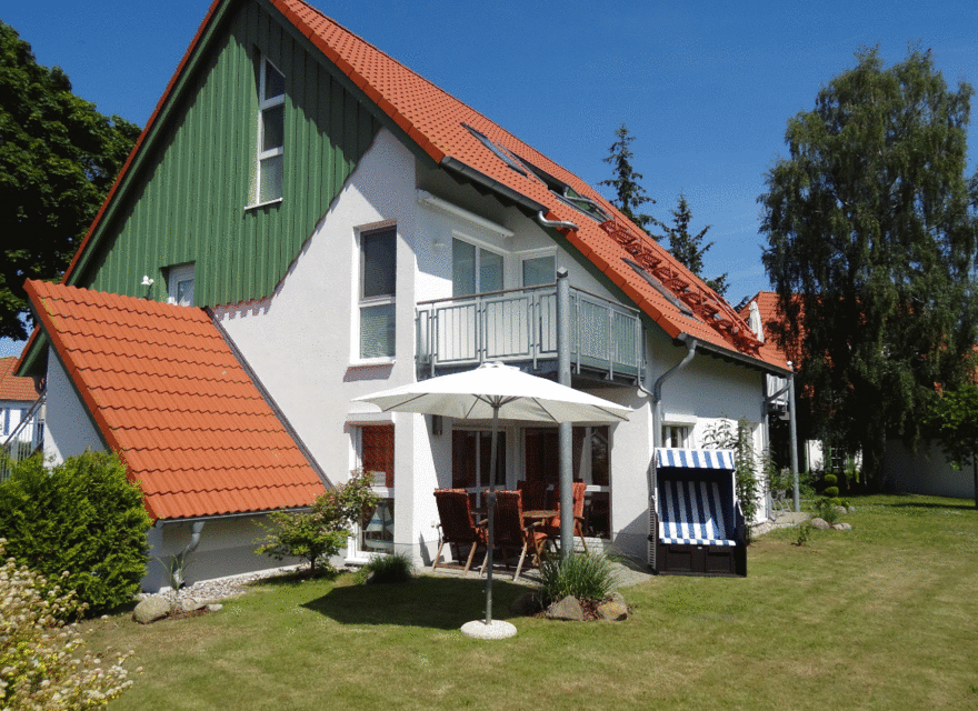 Terrasse mit Strandkorb