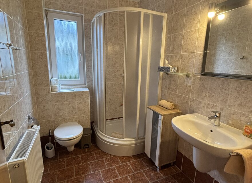 Tageslichtbad mit Dusche