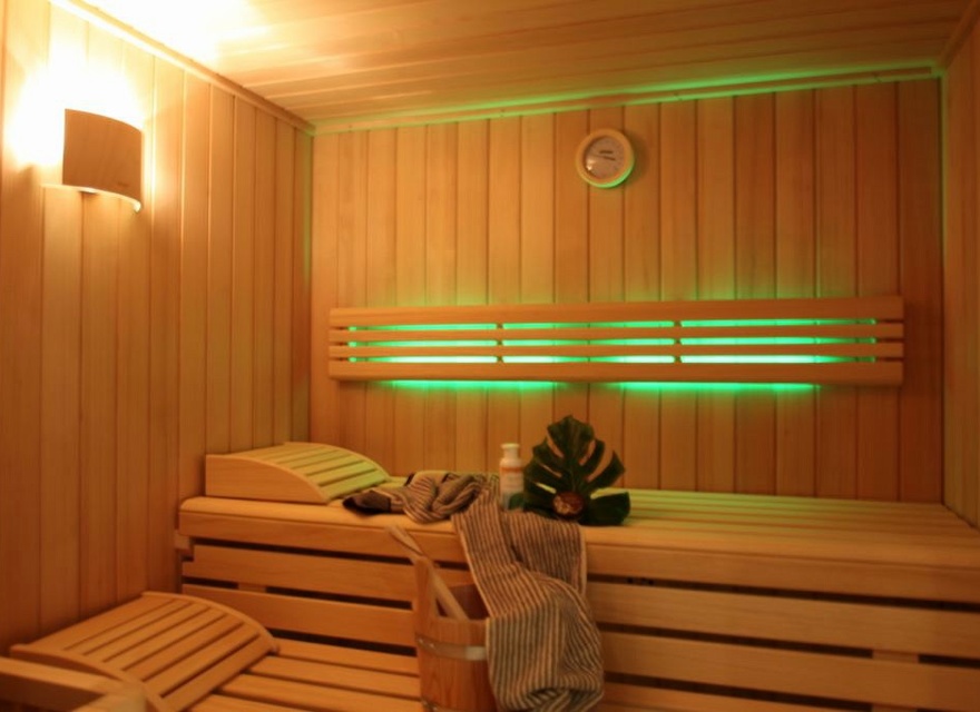 Hauseigene Sauna im Bad