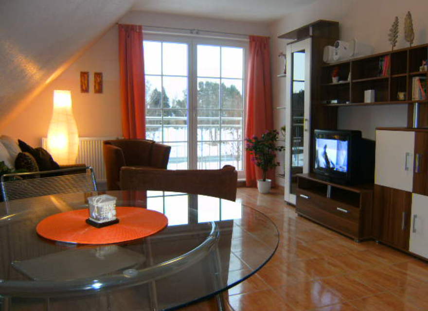 FeWo  II  TV üb. Spiegel