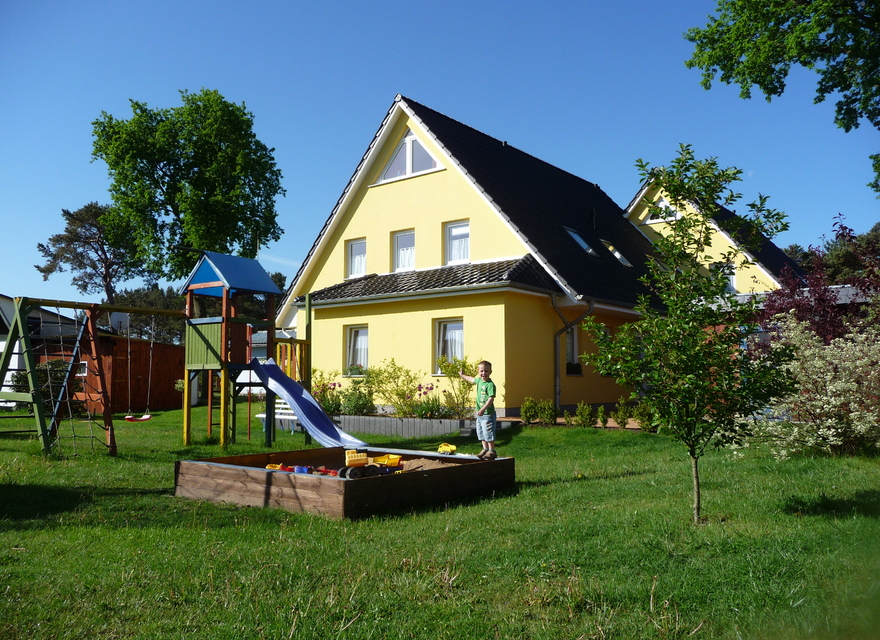 Ferienhaus mit Spielplatz