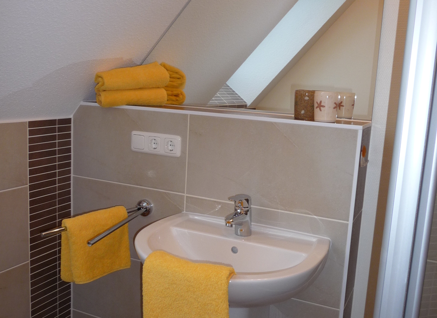 Badezimmer mit Dusche und Wc