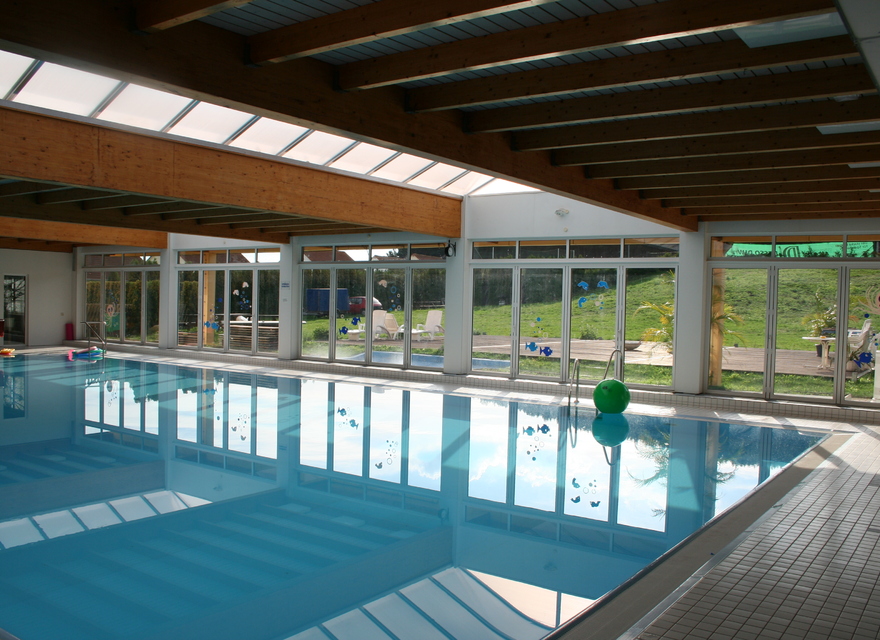 Schwimmbad, Nachbarobjekt