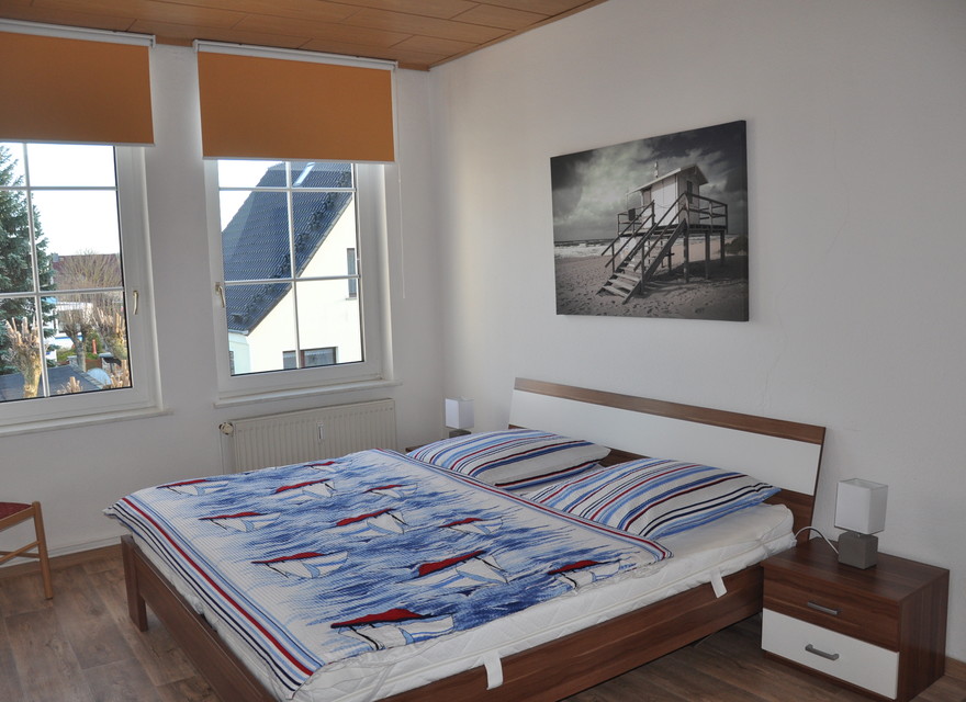 Schlafzimmer 1