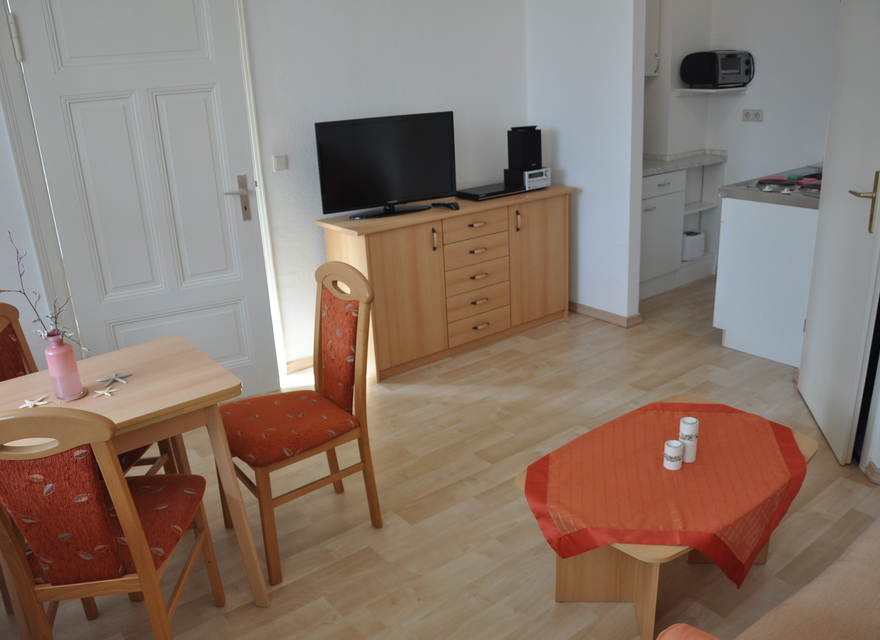 Wohn-/ Essbereich/ Kochnische