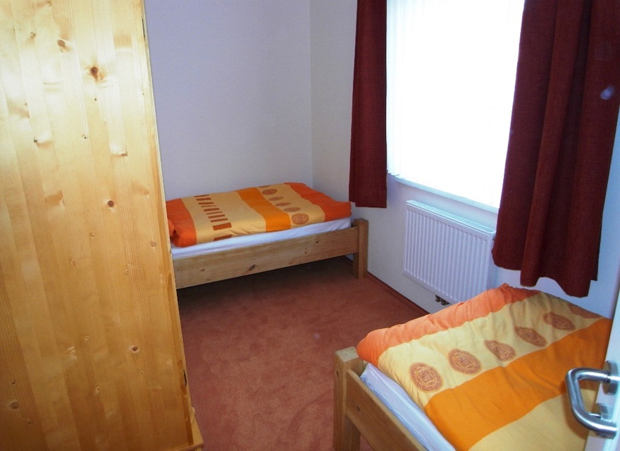 Schlafzimmer 2