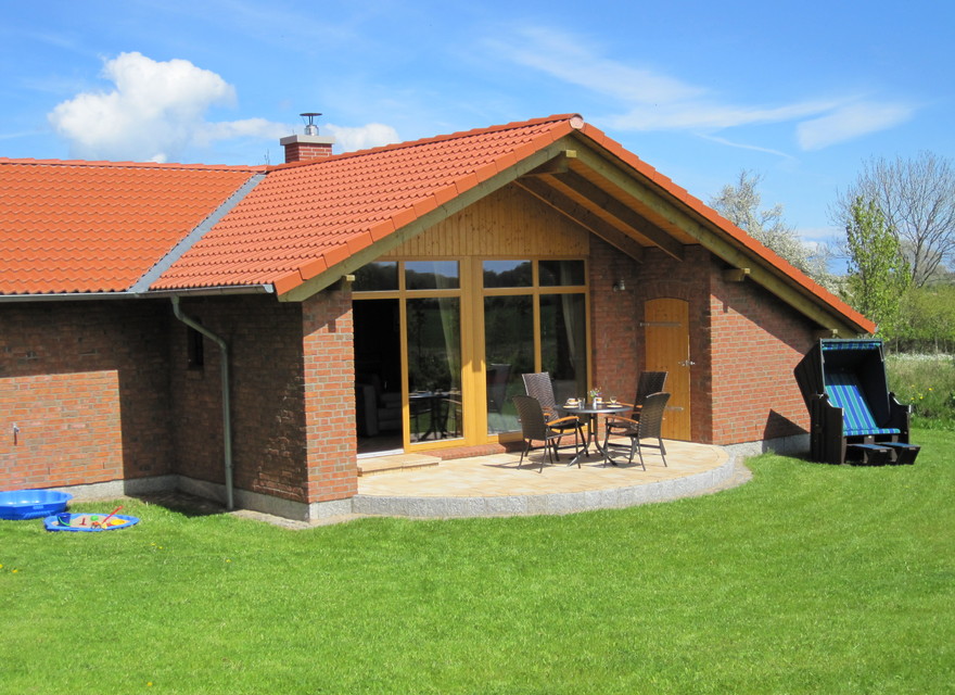 Terrasse mit Strandkorb