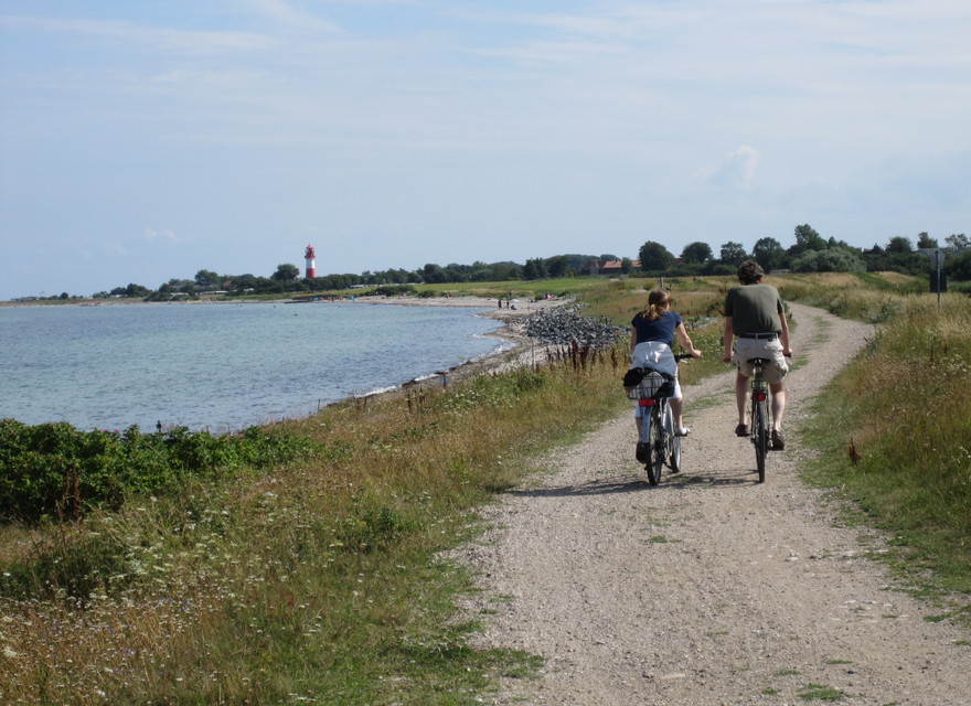 Radweg entlang der Küste