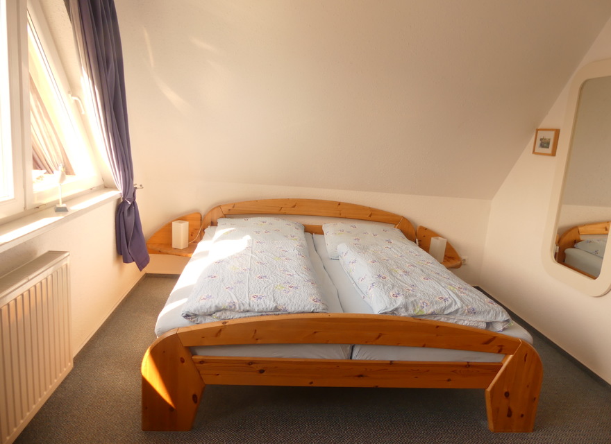 Schlafzimmer 1 im OG