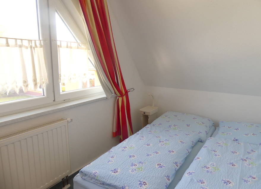 Blick in das Schlafzimmer 2
