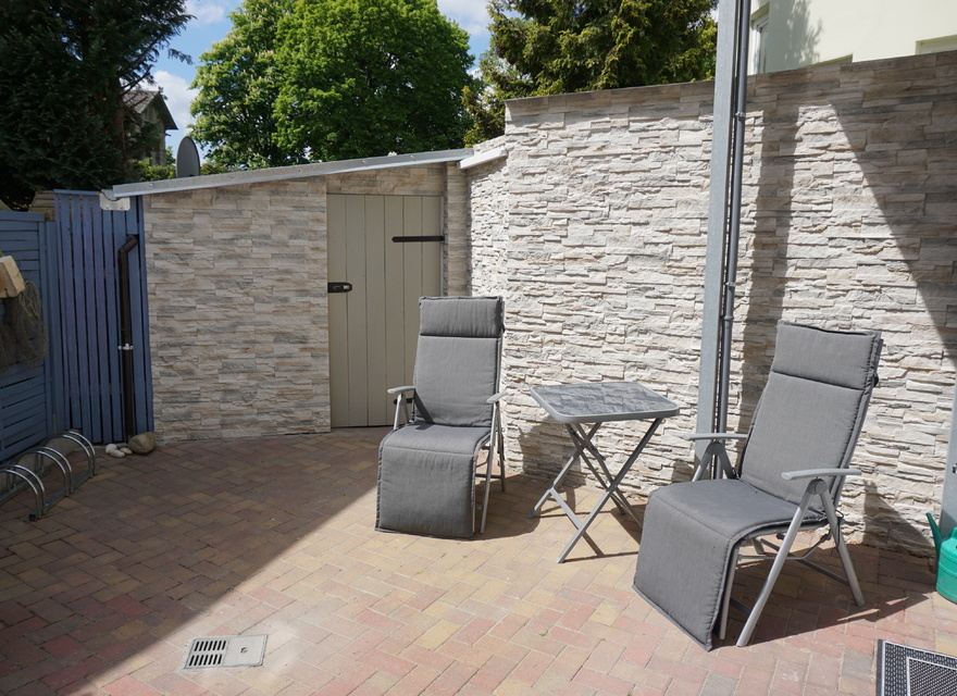 sonnige Sitzgelegenheit