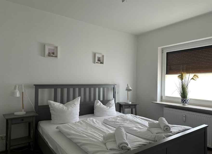 Schlafzimmer mit Doppelbett