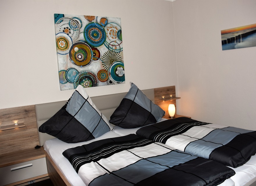 Schlafzimmer mit Doppelbett