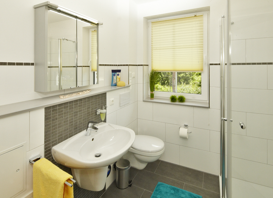 Badezimmer mit Dusche