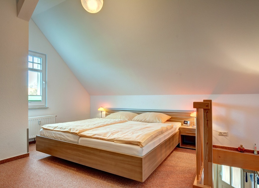 Schlafzimmer 1