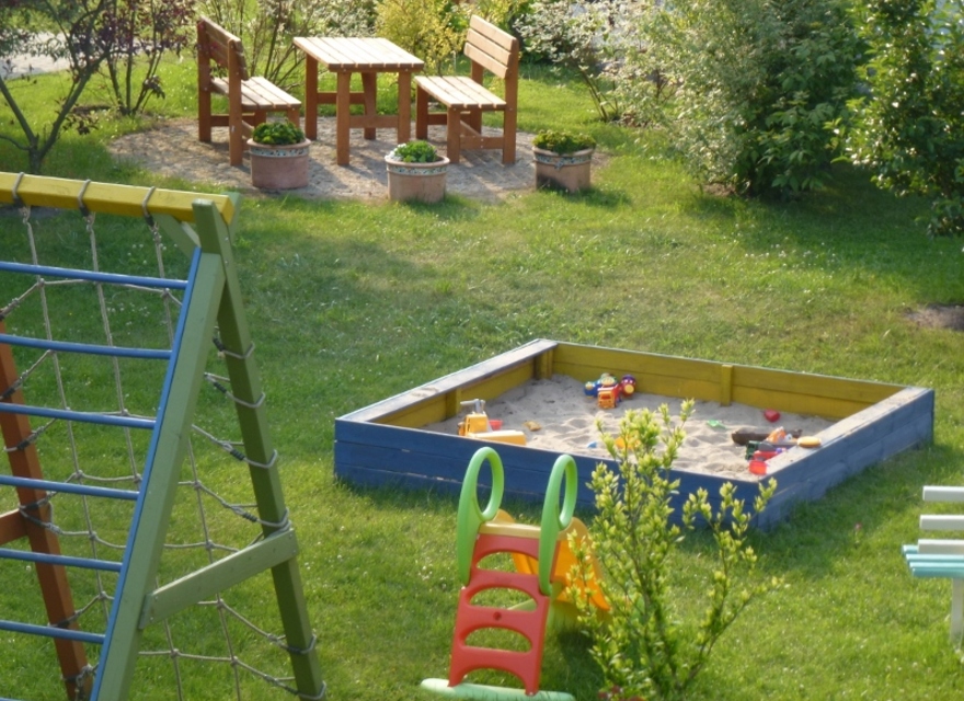 Spielplatz neben Ferienhaus