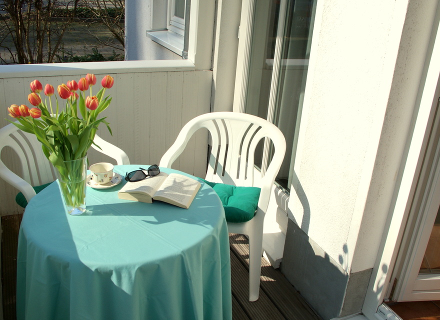 Balkon mit Gartenmöbel