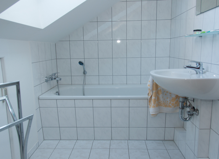 Tageslichtbad mit Wanne - DG