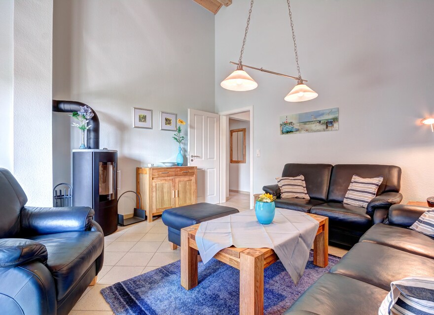 Wohnzimmer mit Kamin