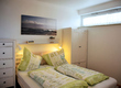 Schlafzimmer mit Doppelbett