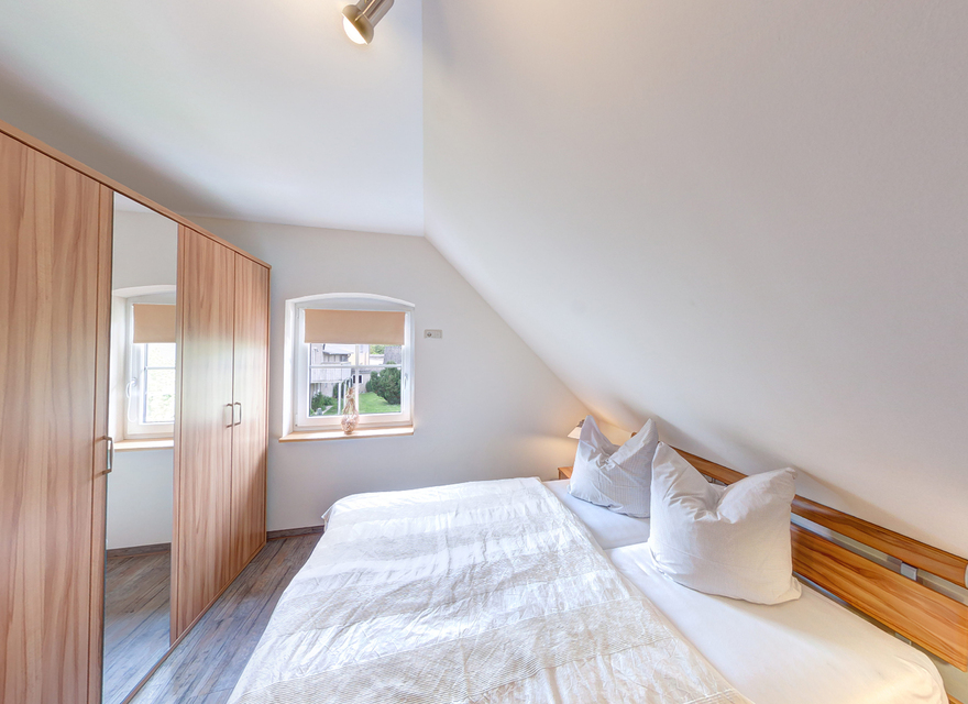Schlafzimmer 1 OG