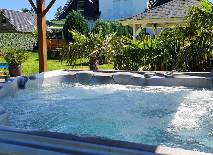 Whirlpool/Jacuzzi außen
