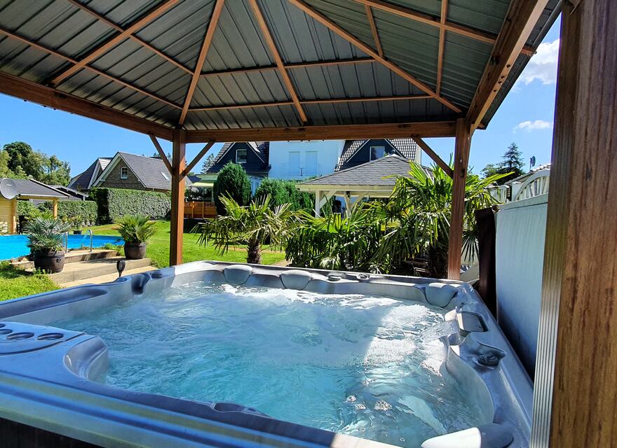Whirlpool/Jacuzzi außen