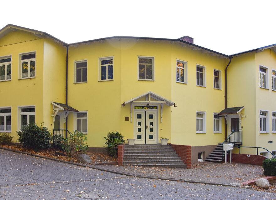 Aussenansicht mit Eingang