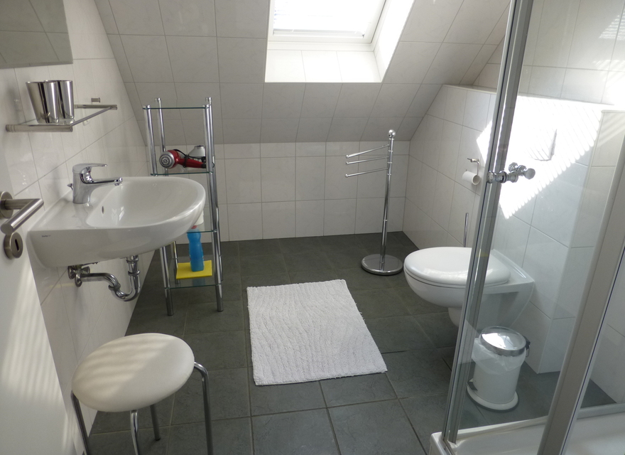 Sauber: Bad im Obergeschoss