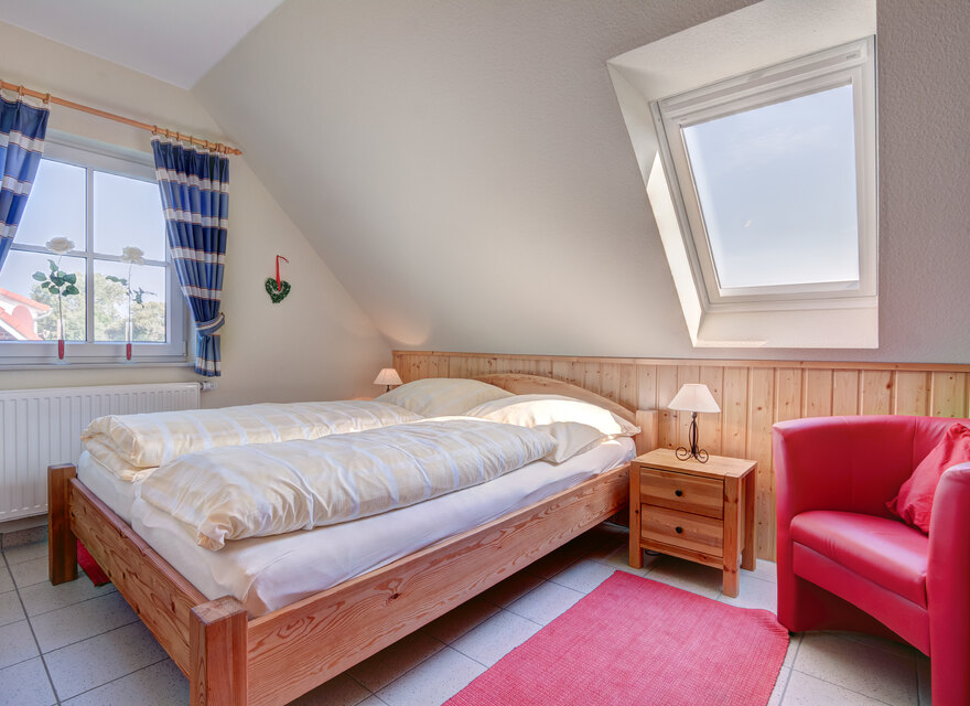 Schlafzimmer 1