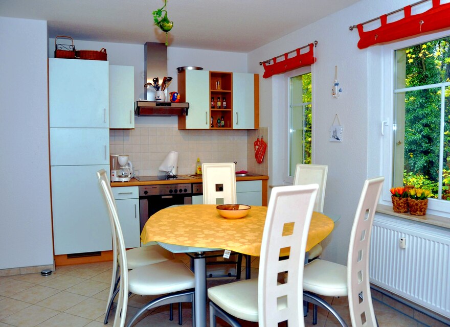 offene Küche mit Essbereich