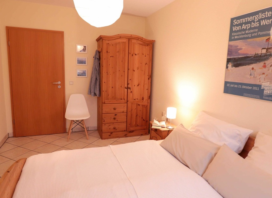 Schlafzimmer 1
