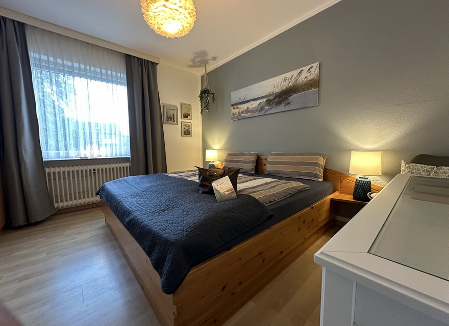 Schlafzimmer mit Doppelbett