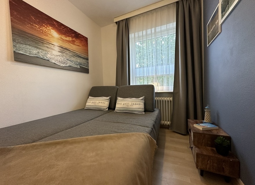 2. Schlafzimmer mit Schlafcouc