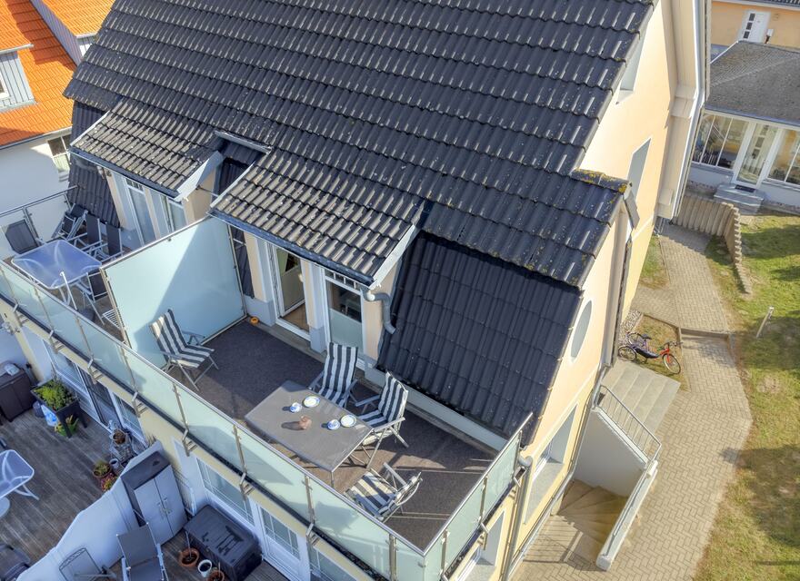 möblierter Balkon
