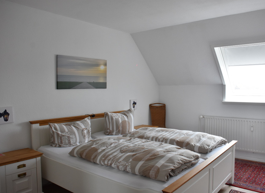 Schlafzimmer mit Doppelbett