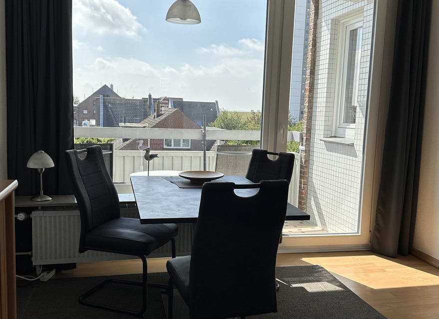 Wohnzimmer mit Esstisch