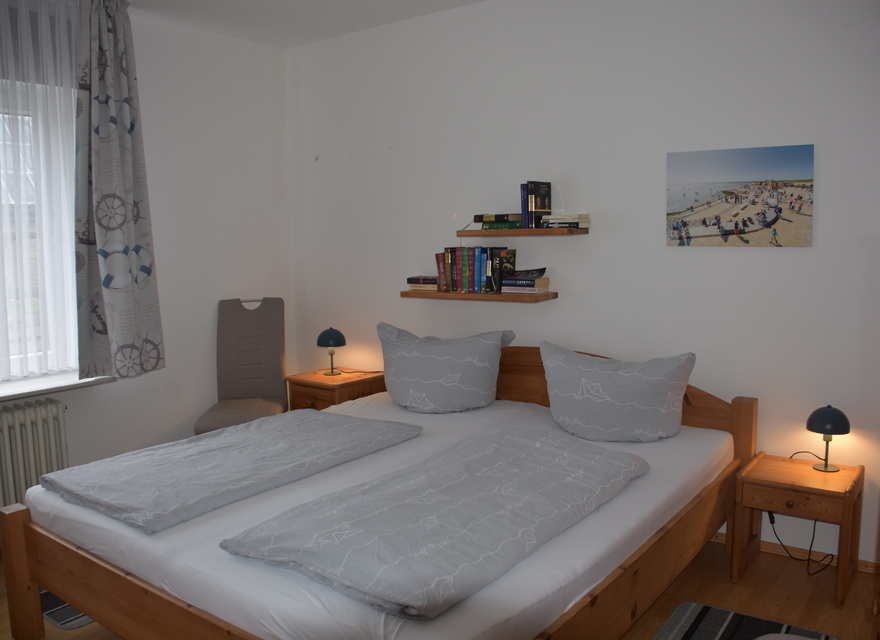 Schlafzimmer mit Doppelbett