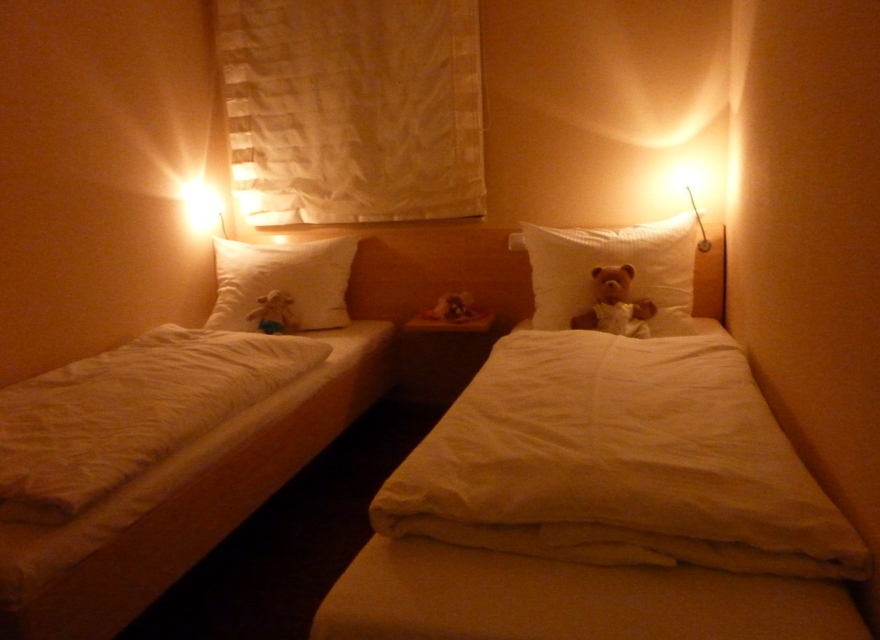 2. Schlafzimmer-2 Einzelbetten