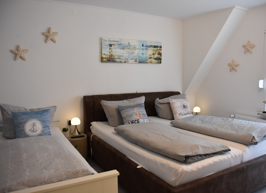 Schlafzimmer mit Zusatzbett