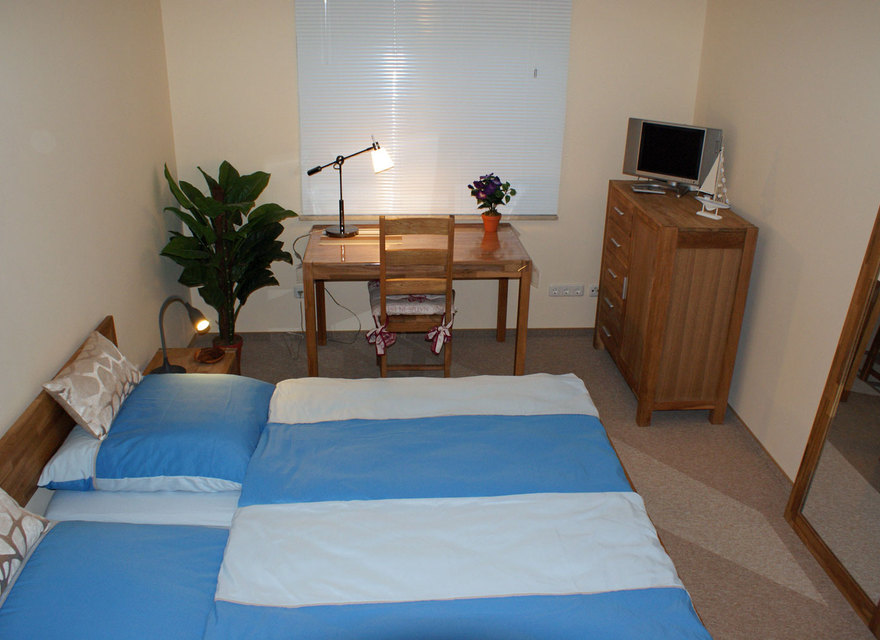 Schlafzimmer mit Doppelbett