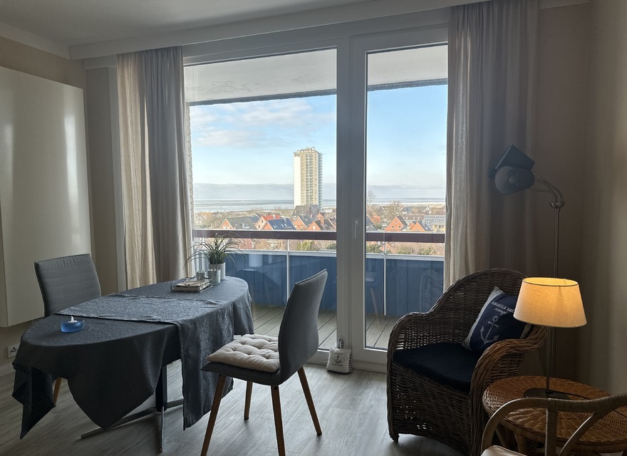 Sitzbereich vor dem Fenster