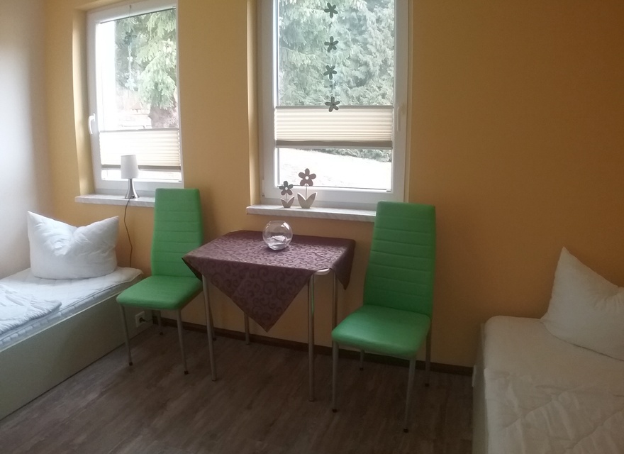 Schlafzimmer 2 - EG - rechts