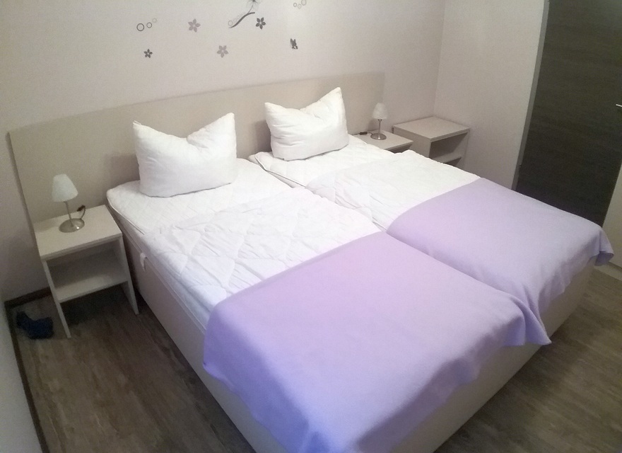 Schlafzimmer 1 - EG - rechts